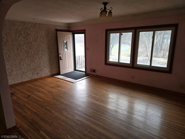 1875 46th Street E, Inver Grove Heights, MN 55077