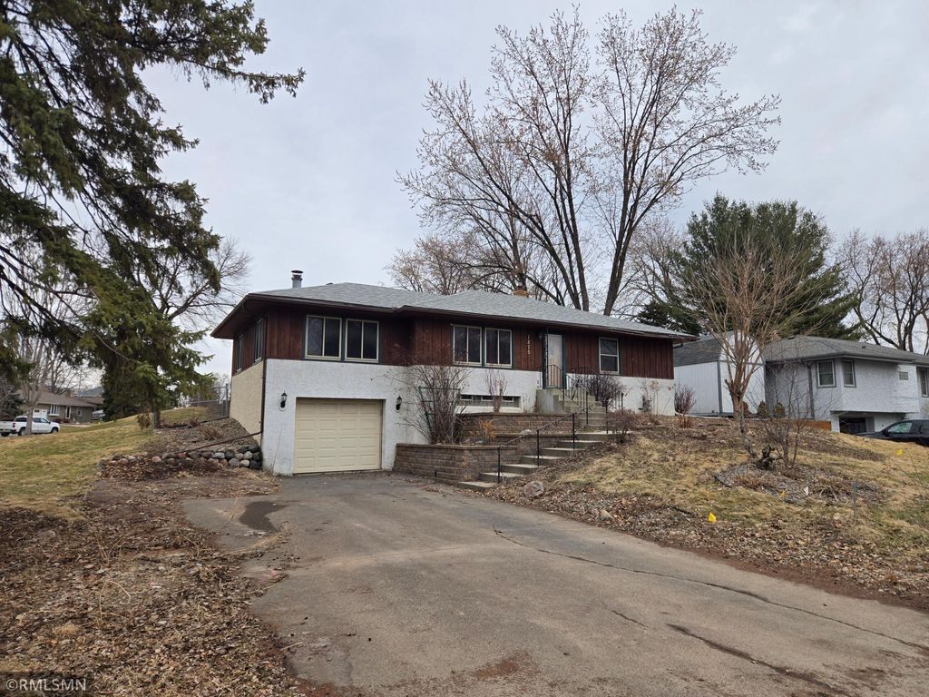 1875 46th Street E, Inver Grove Heights, MN 55077