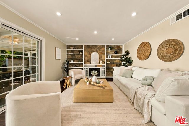 19230 Cheyenne Street, Porter Ranch (los Angeles), CA 91326