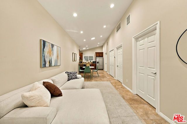 19230 Cheyenne Street, Porter Ranch (los Angeles), CA 91326