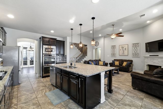 1058 Cedar Glen, New Braunfels, TX 78132