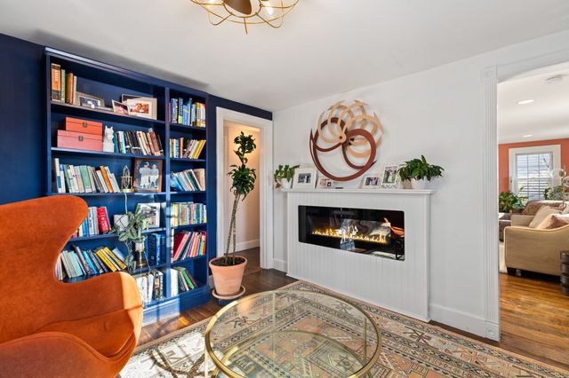 27 Broad Cove Rd, Hingham, MA 02043
