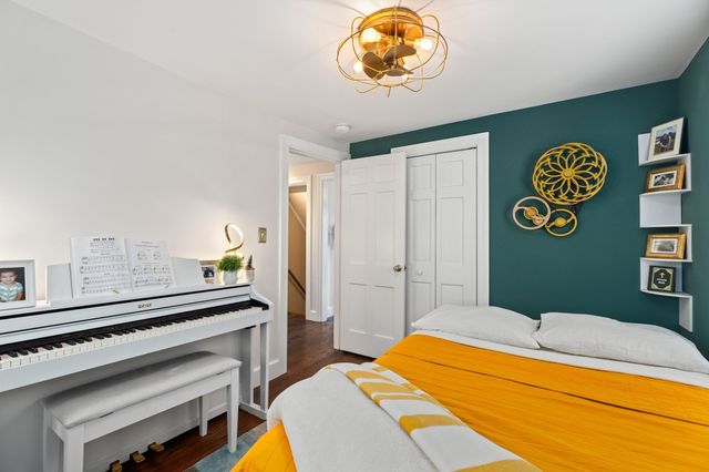 27 Broad Cove Rd, Hingham, MA 02043
