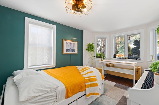 27 Broad Cove Rd, Hingham, MA 02043