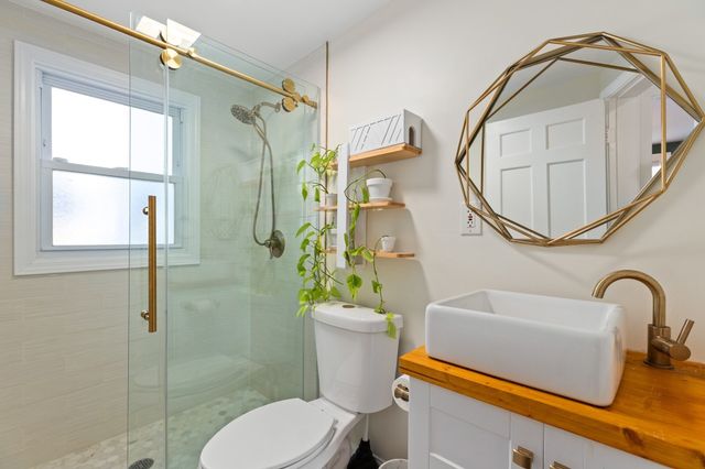 27 Broad Cove Rd, Hingham, MA 02043