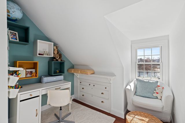 27 Broad Cove Rd, Hingham, MA 02043
