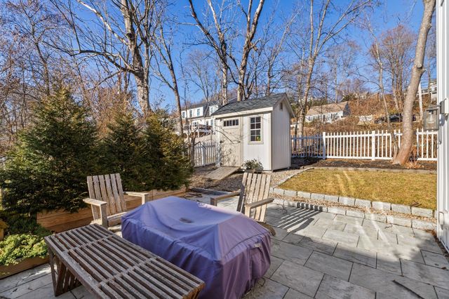 27 Broad Cove Rd, Hingham, MA 02043