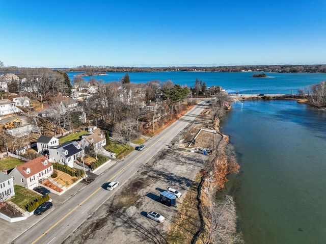 27 Broad Cove Rd, Hingham, MA 02043