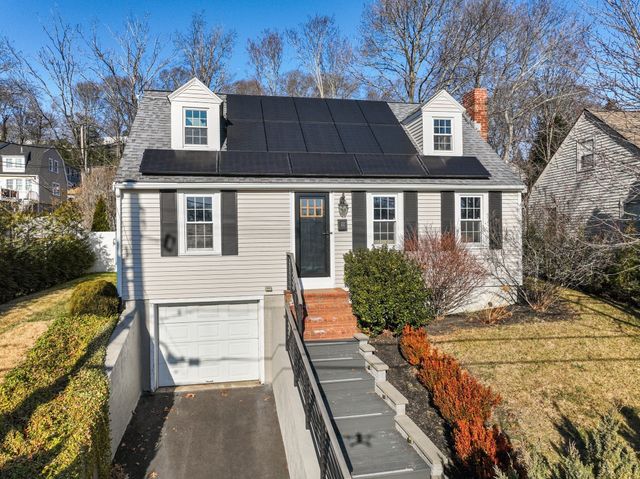 27 Broad Cove Rd, Hingham, MA 02043