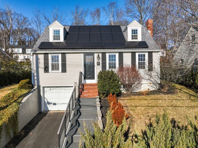 27 Broad Cove Rd, Hingham, MA 02043