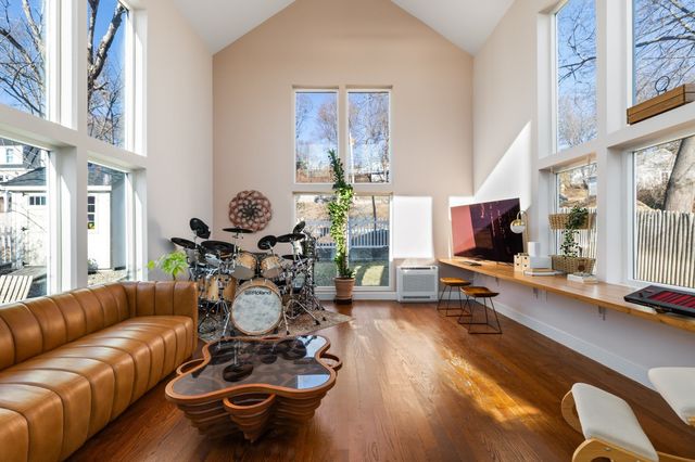 27 Broad Cove Rd, Hingham, MA 02043
