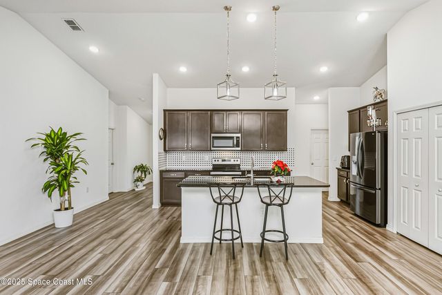 808 Grandeur Street Street SE, Palm Bay, FL 32909