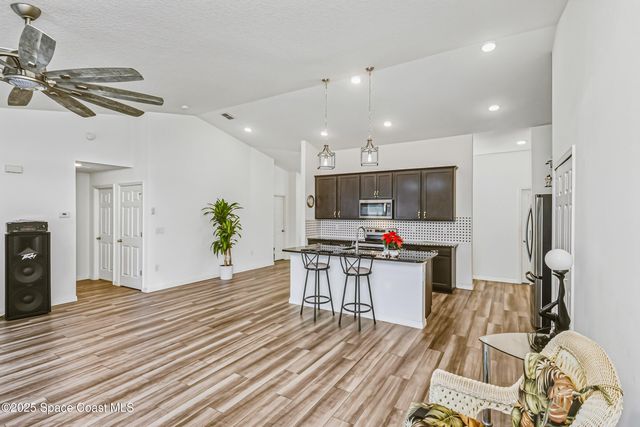 808 Grandeur Street Street SE, Palm Bay, FL 32909