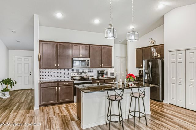 808 Grandeur Street Street SE, Palm Bay, FL 32909