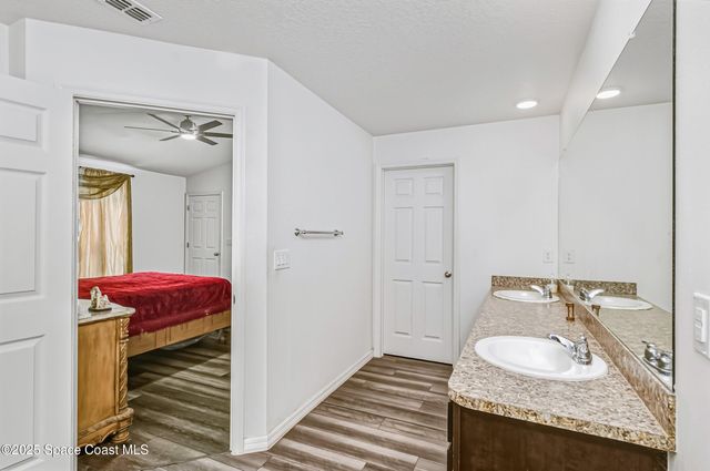 808 Grandeur Street Street SE, Palm Bay, FL 32909