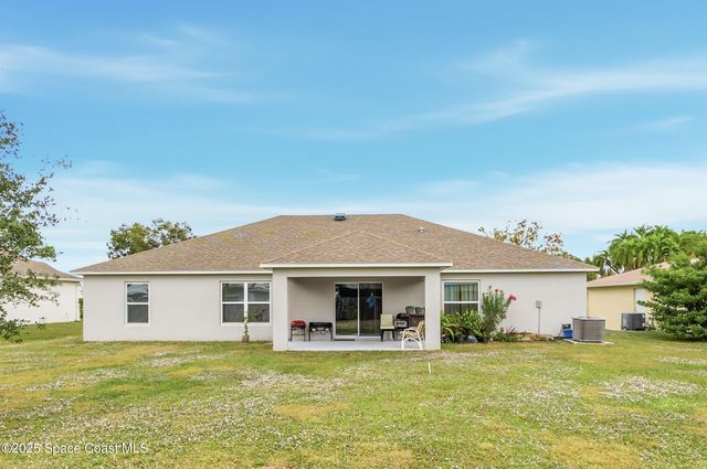 808 Grandeur Street Street SE, Palm Bay, FL 32909