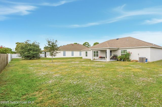 808 Grandeur Street Street SE, Palm Bay, FL 32909