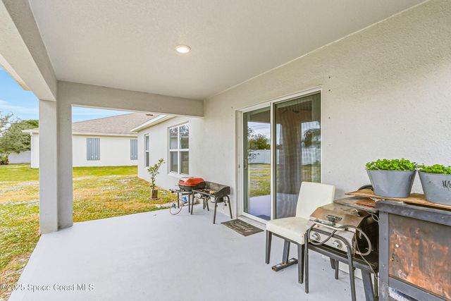 808 Grandeur Street Street SE, Palm Bay, FL 32909