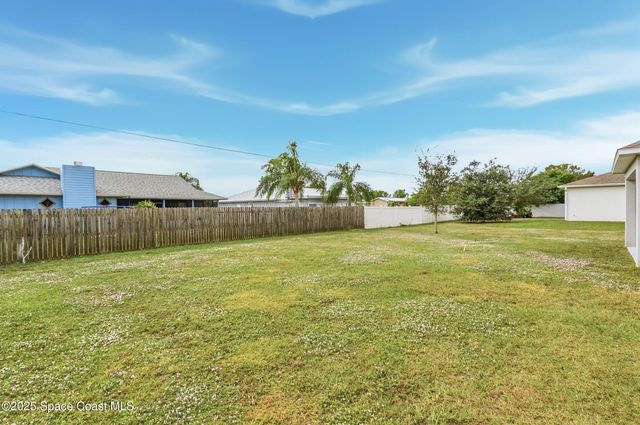 808 Grandeur Street Street SE, Palm Bay, FL 32909