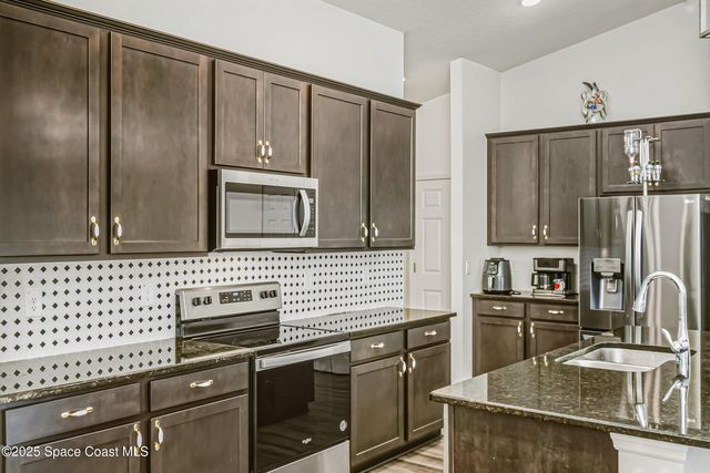 808 Grandeur Street Street SE, Palm Bay, FL 32909