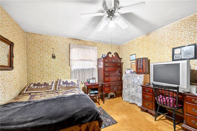 35 Frances Dr, Robinson Twp, PA 15108