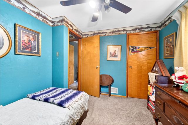 35 Frances Dr, Robinson Twp, PA 15108