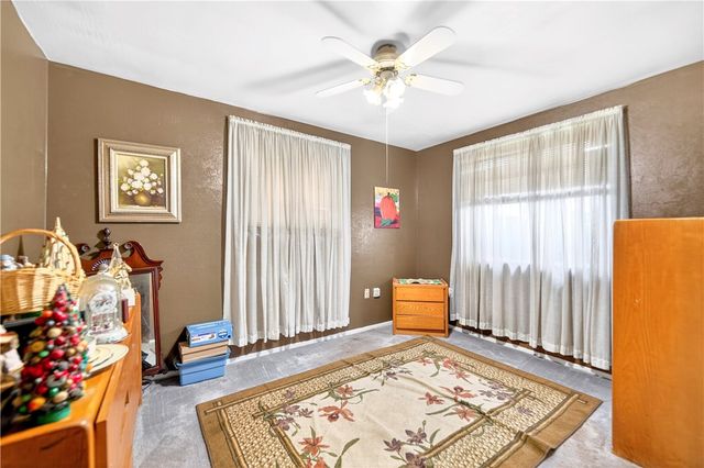 35 Frances Dr, Robinson Twp, PA 15108