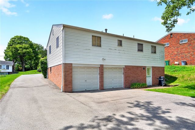 35 Frances Dr, Robinson Twp, PA 15108