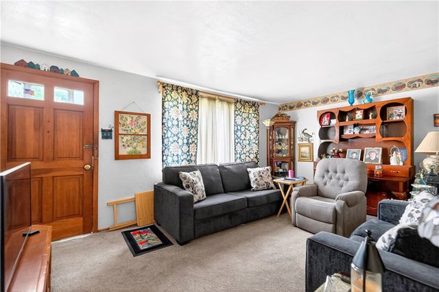 35 Frances Dr, Robinson Twp, PA 15108
