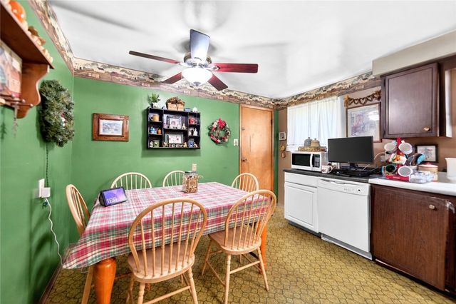 35 Frances Dr, Robinson Twp, PA 15108