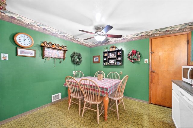 35 Frances Dr, Robinson Twp, PA 15108