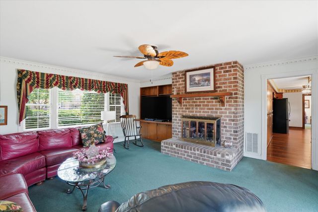 34 Sussex Road, Charleston, SC 29407