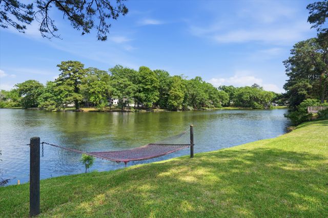 34 Sussex Road, Charleston, SC 29407