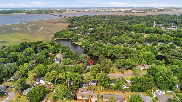 34 Sussex Road, Charleston, SC 29407