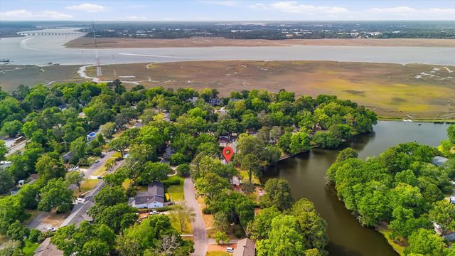 34 Sussex Road, Charleston, SC 29407