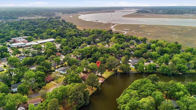 34 Sussex Road, Charleston, SC 29407