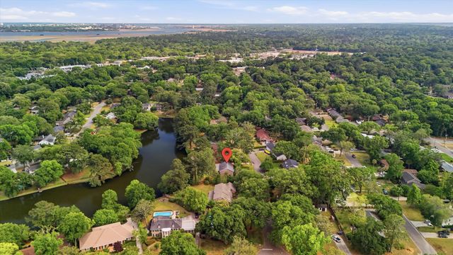 34 Sussex Road, Charleston, SC 29407