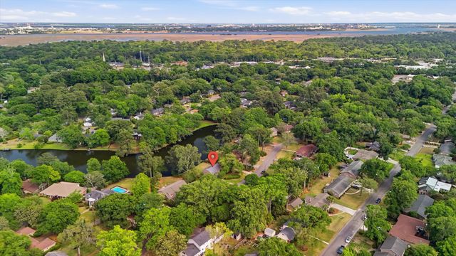 34 Sussex Road, Charleston, SC 29407