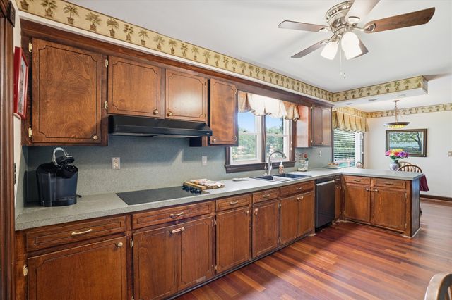 34 Sussex Road, Charleston, SC 29407