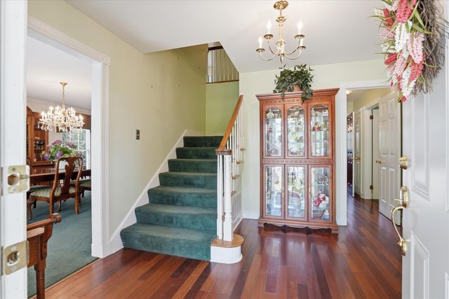 34 Sussex Road, Charleston, SC 29407