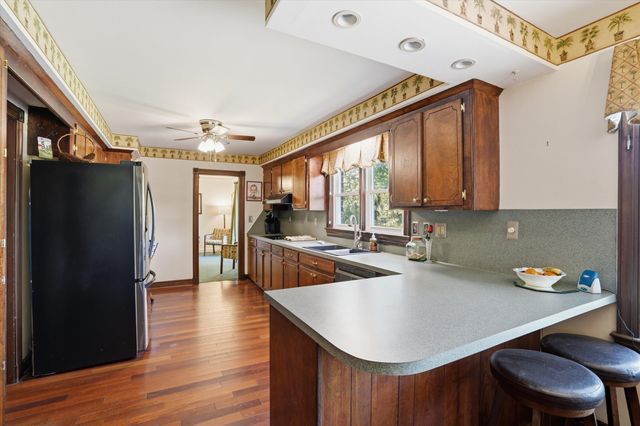 34 Sussex Road, Charleston, SC 29407
