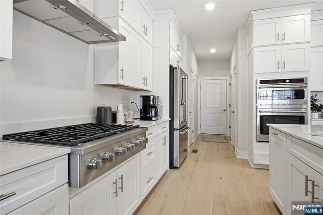 5 Pimlico Place, Oakland, NJ 07436