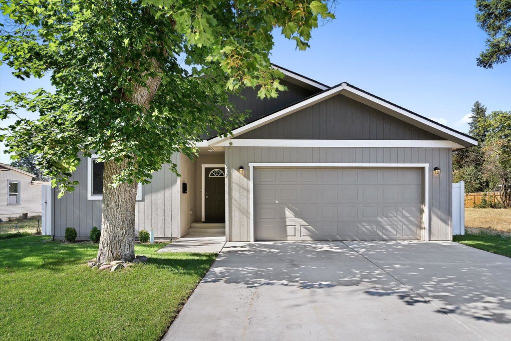 1917 E 6th Ave, Spokane, WA 99202