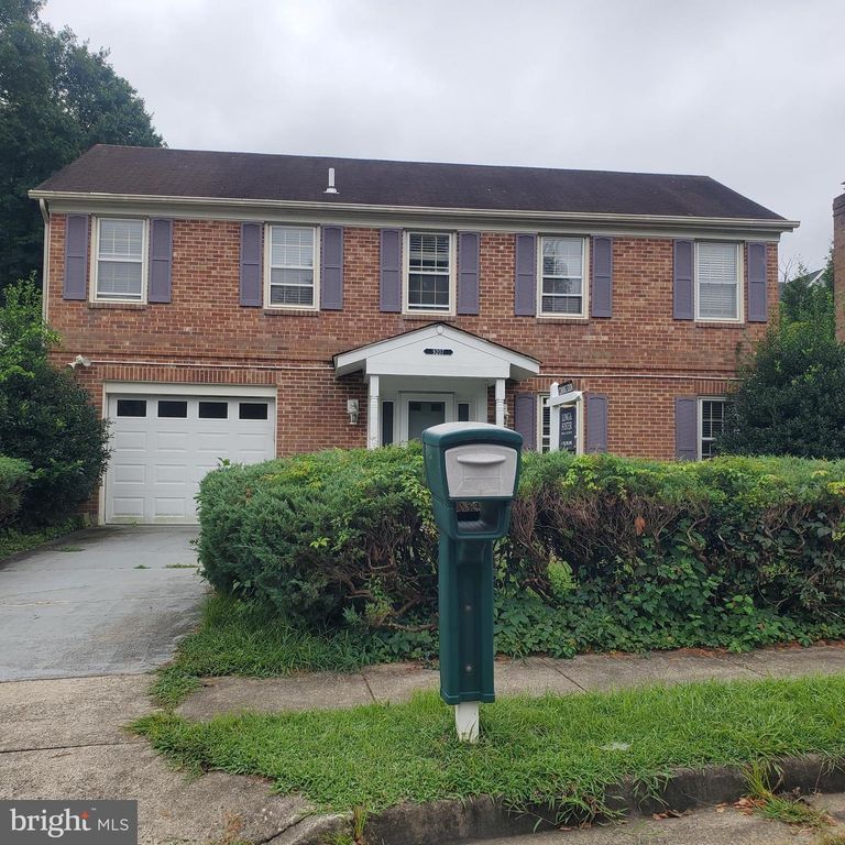 9207 HUNTING PINES PL, Fairfax, VA 22032