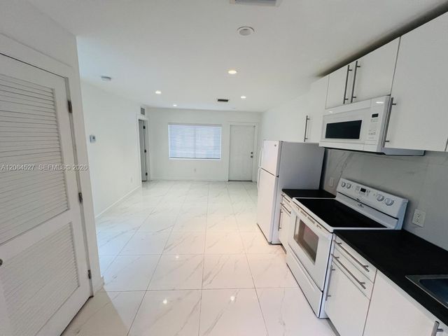 6700 NW 6th Ave, Miami, FL 33150