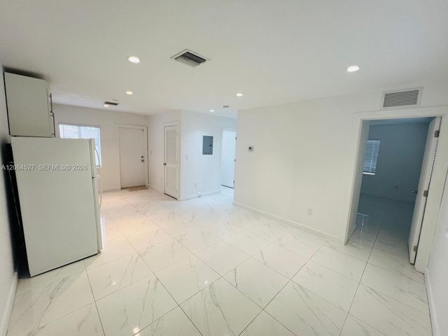 6700 NW 6th Ave, Miami, FL 33150