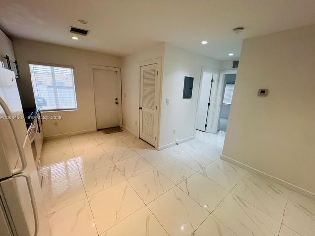 6700 NW 6th Ave, Miami, FL 33150