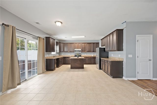 189 Savannah Lane, Richmond Hill, GA 31324