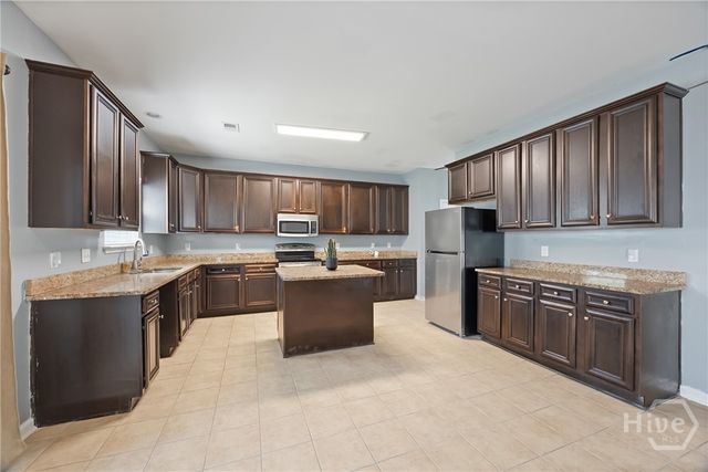 189 Savannah Lane, Richmond Hill, GA 31324