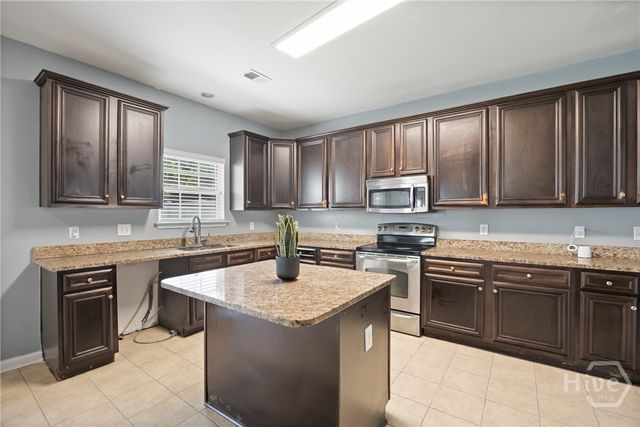 189 Savannah Lane, Richmond Hill, GA 31324